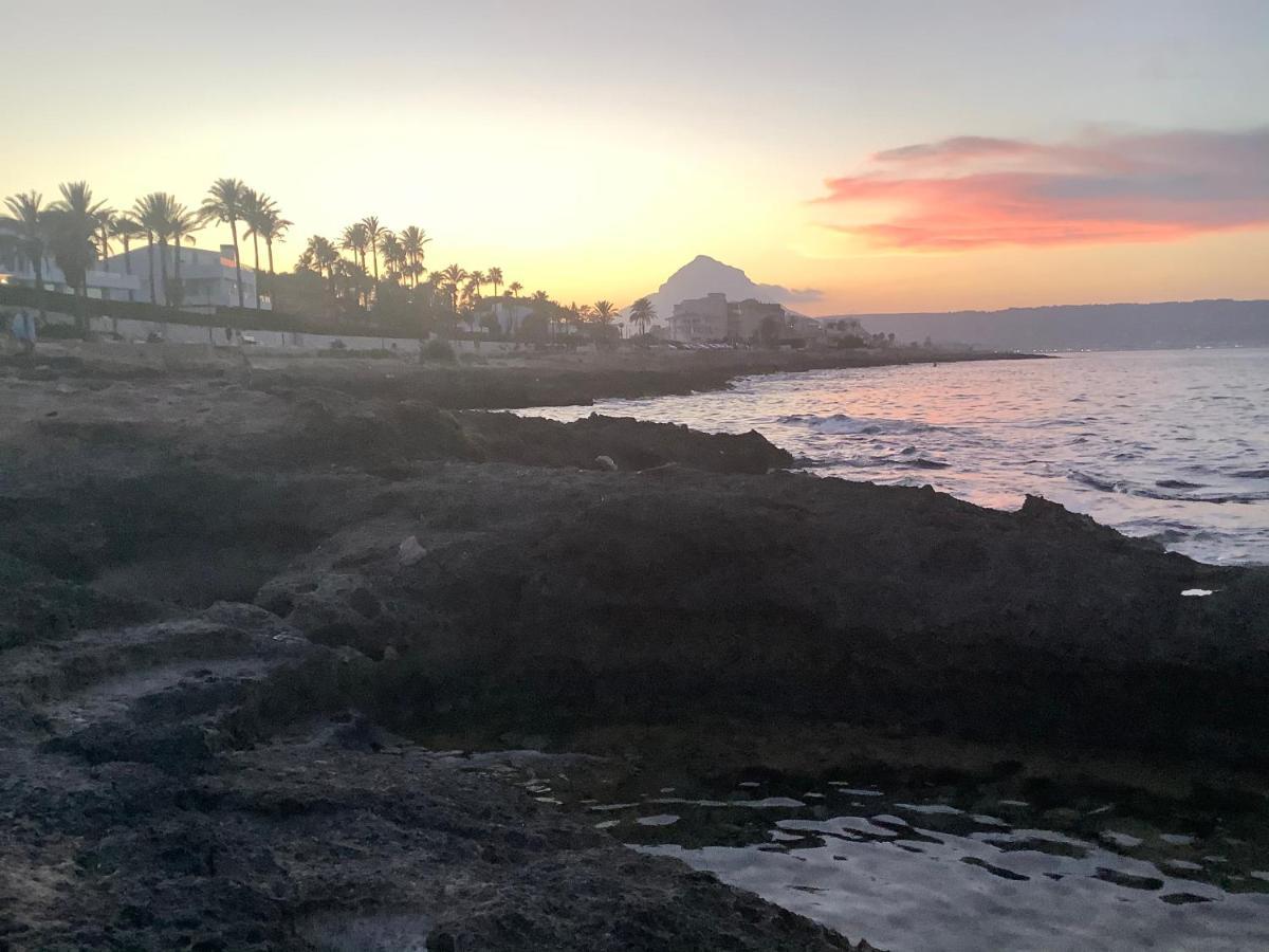 ACOGEDOR Y PRECIOSO ÁTICO EN JAVEA Primera línea playa Exterior foto